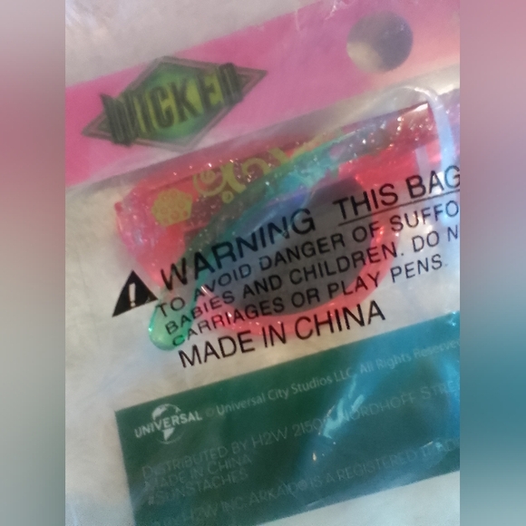 Wicked Movie Sunglasses – Universal City Studios – Exclusive – New in Package - Picture 9 of 13